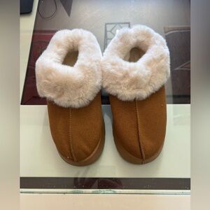 Tan Faux Fur Platform Slippers Cozy Slip On Shoes EU 40 US 9 New